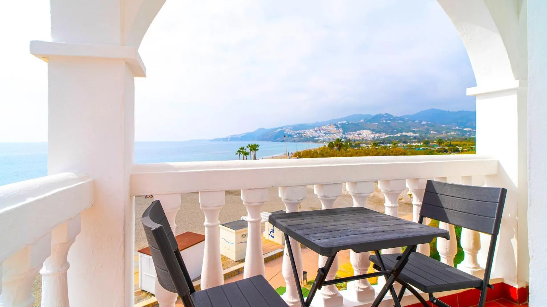 דירה נרחה Stella Maris Beachfront 2J By Casasol